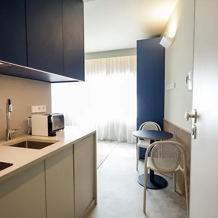 Aspasios Bonjardim Apartment *