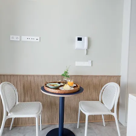 Aspasios Bonjardim Apartment *